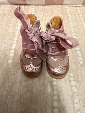 Spañoletas Toddler Velvet Lace-Up Dress Boots in Mauve Pink